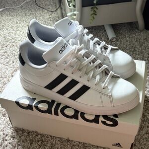 Men’s Adidas grand court 2.0